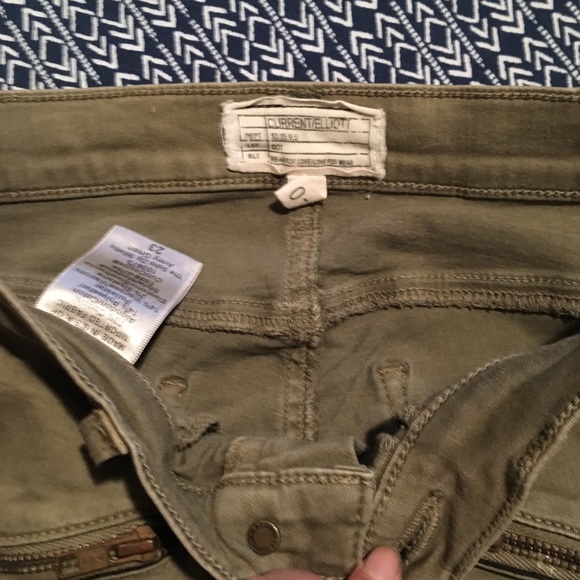 Current Elliot’s - Picture 4 of 4